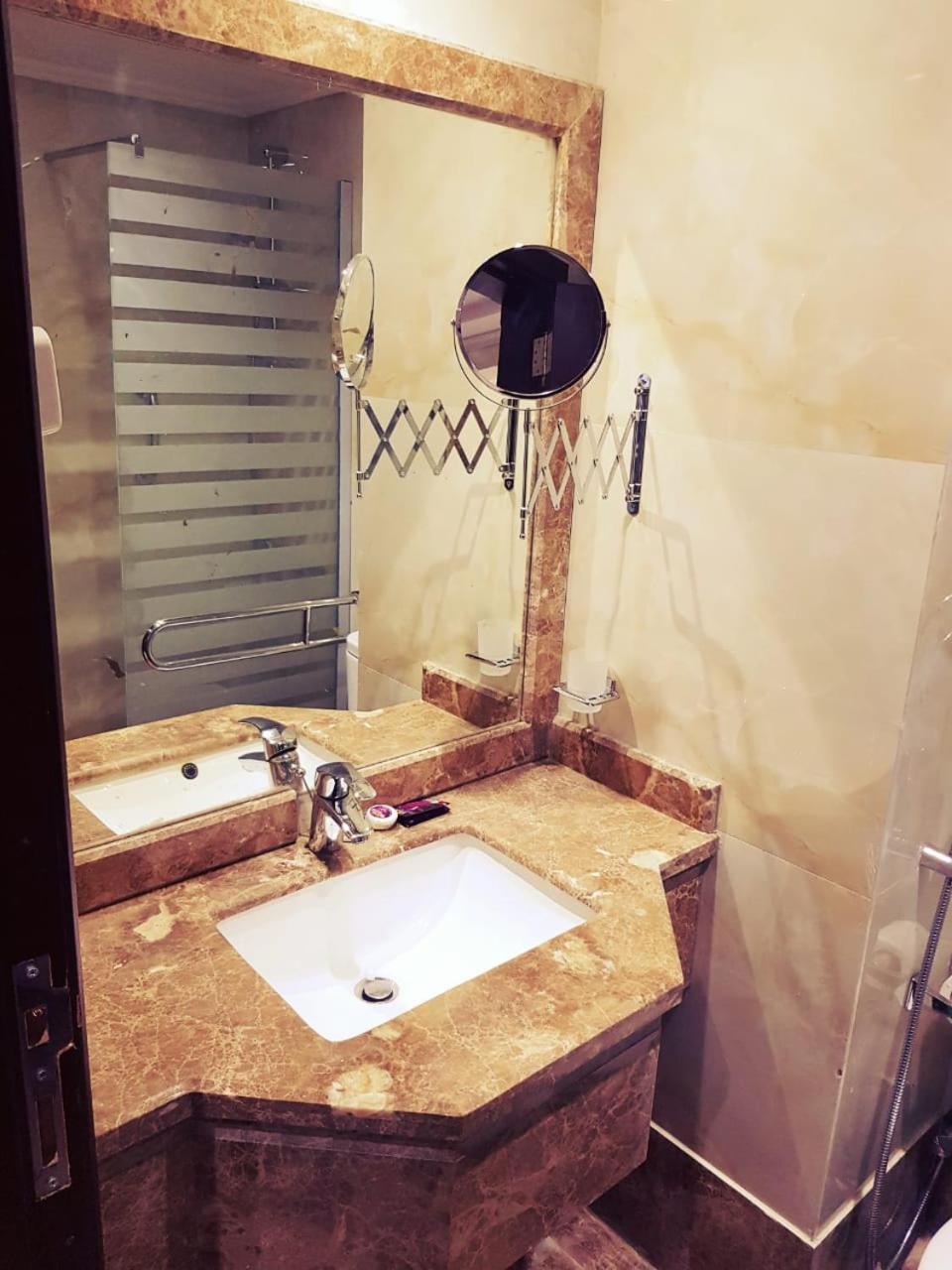 Al Rakaez Hotel Мека Екстериор снимка