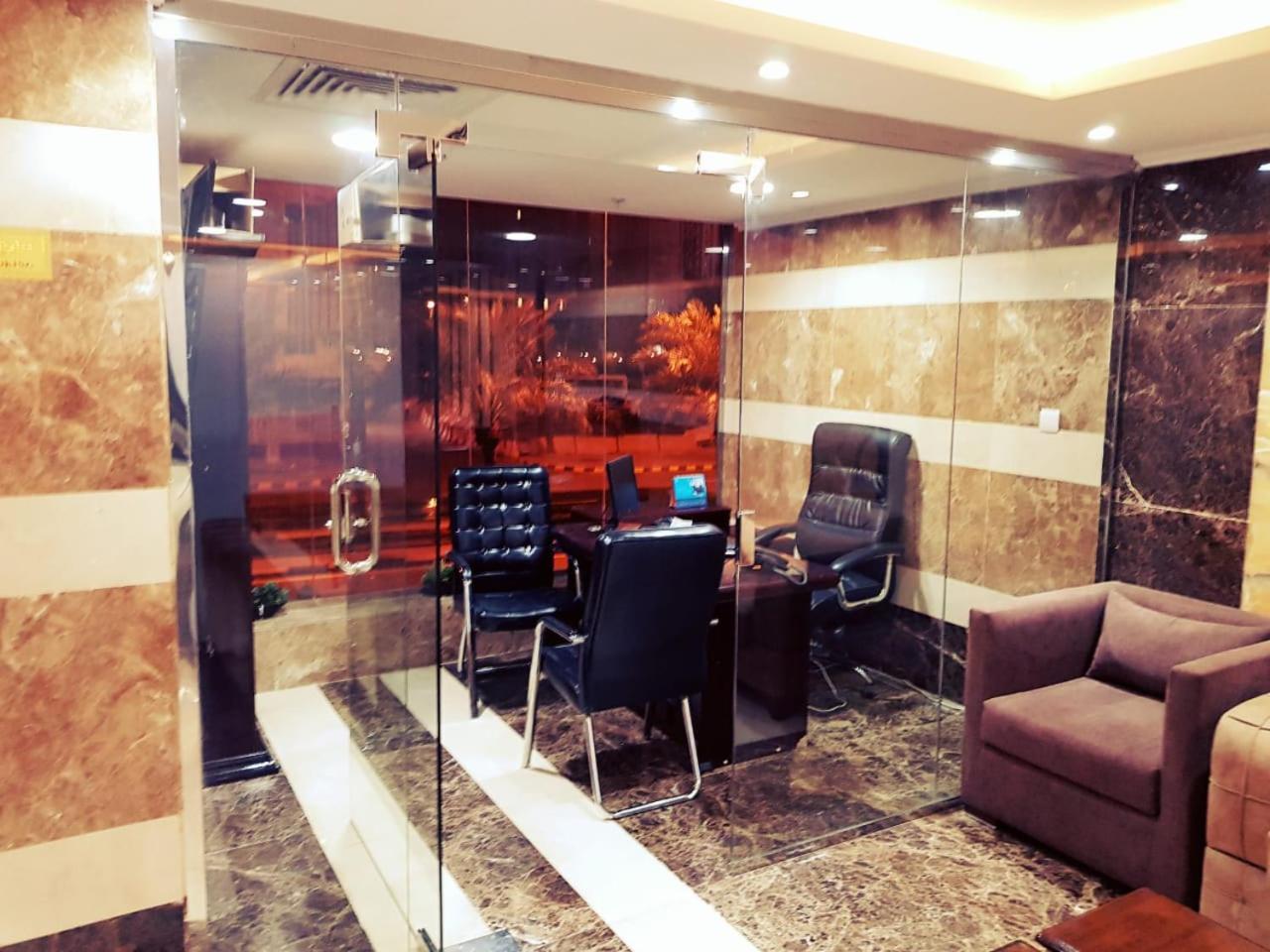 Al Rakaez Hotel Мека Екстериор снимка